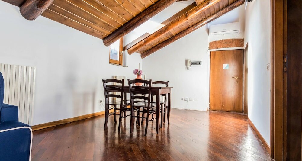 Фото Altido Big Wooden Apartment for 6 near Milano Center