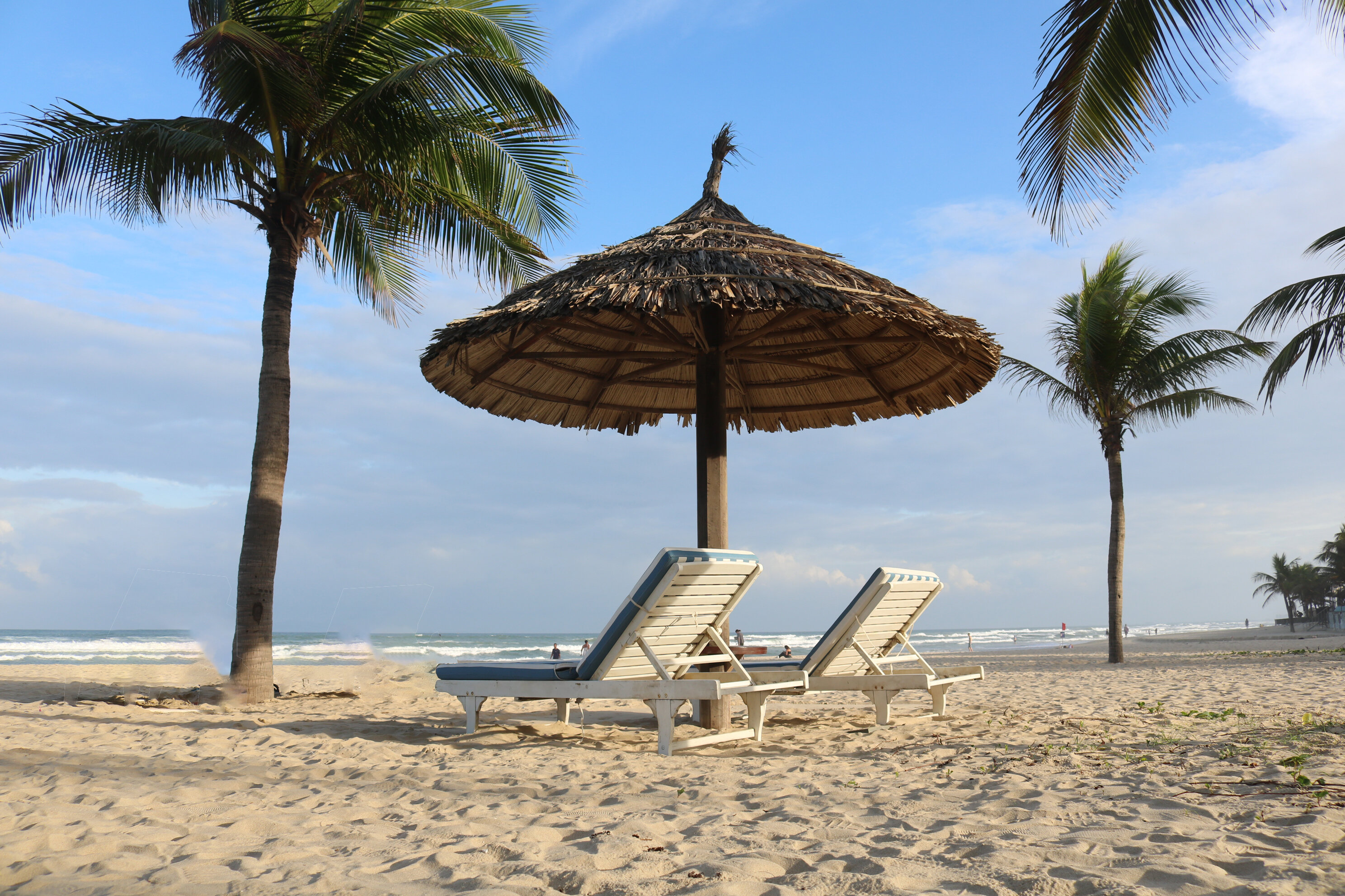 Фото Holiday Beach Hotel Danang