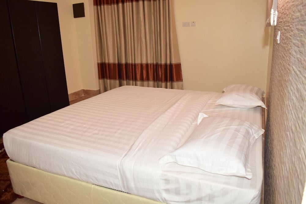 Фото Latitude 1 Serviced Suites