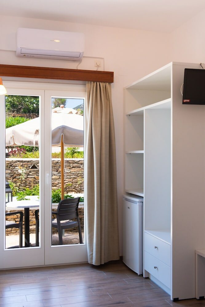 Фото Rooms & Apartments Archontou