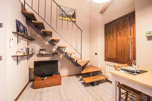 Гостиница A Few Steps to The Duomo Elegant 2bd Apt во Флоренции