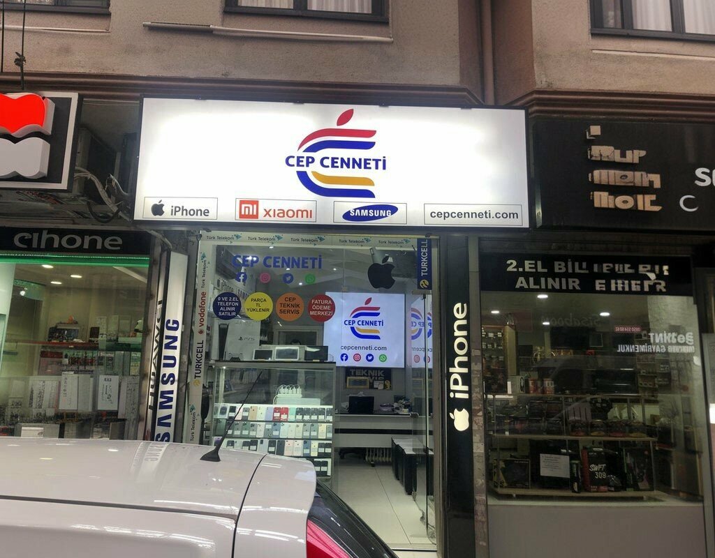 Mobile phone store Cep Cenneti, Istanbul, photo