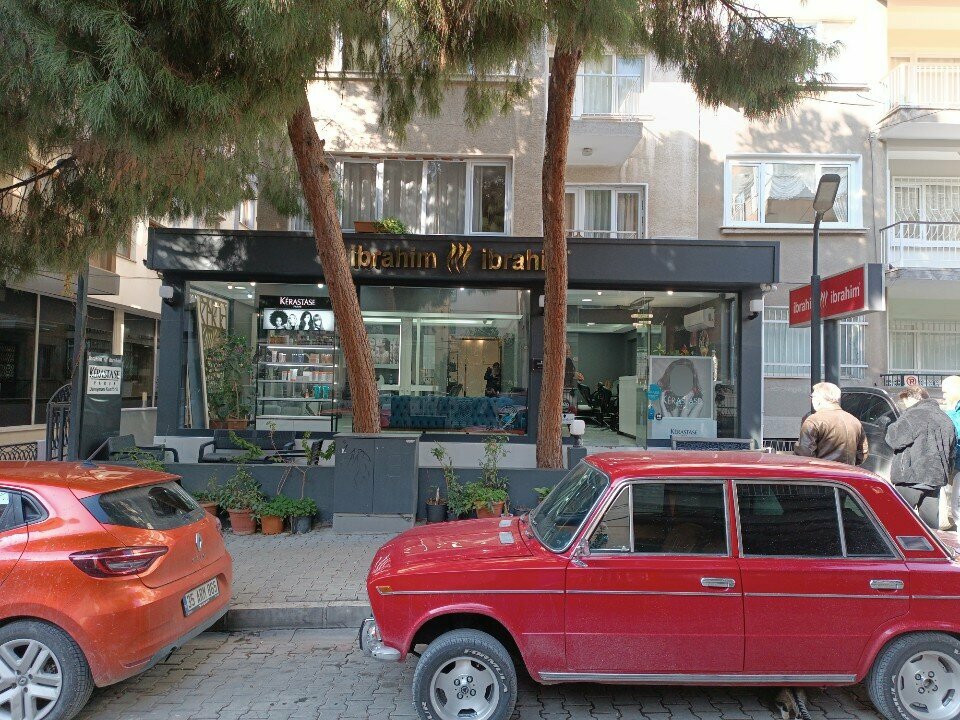 مصففو الشعر Ibrahim & Ibrahim Hairdresser ، إزمير، صورة