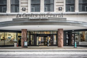Гостиница Embassy Suites Louisville Downtown