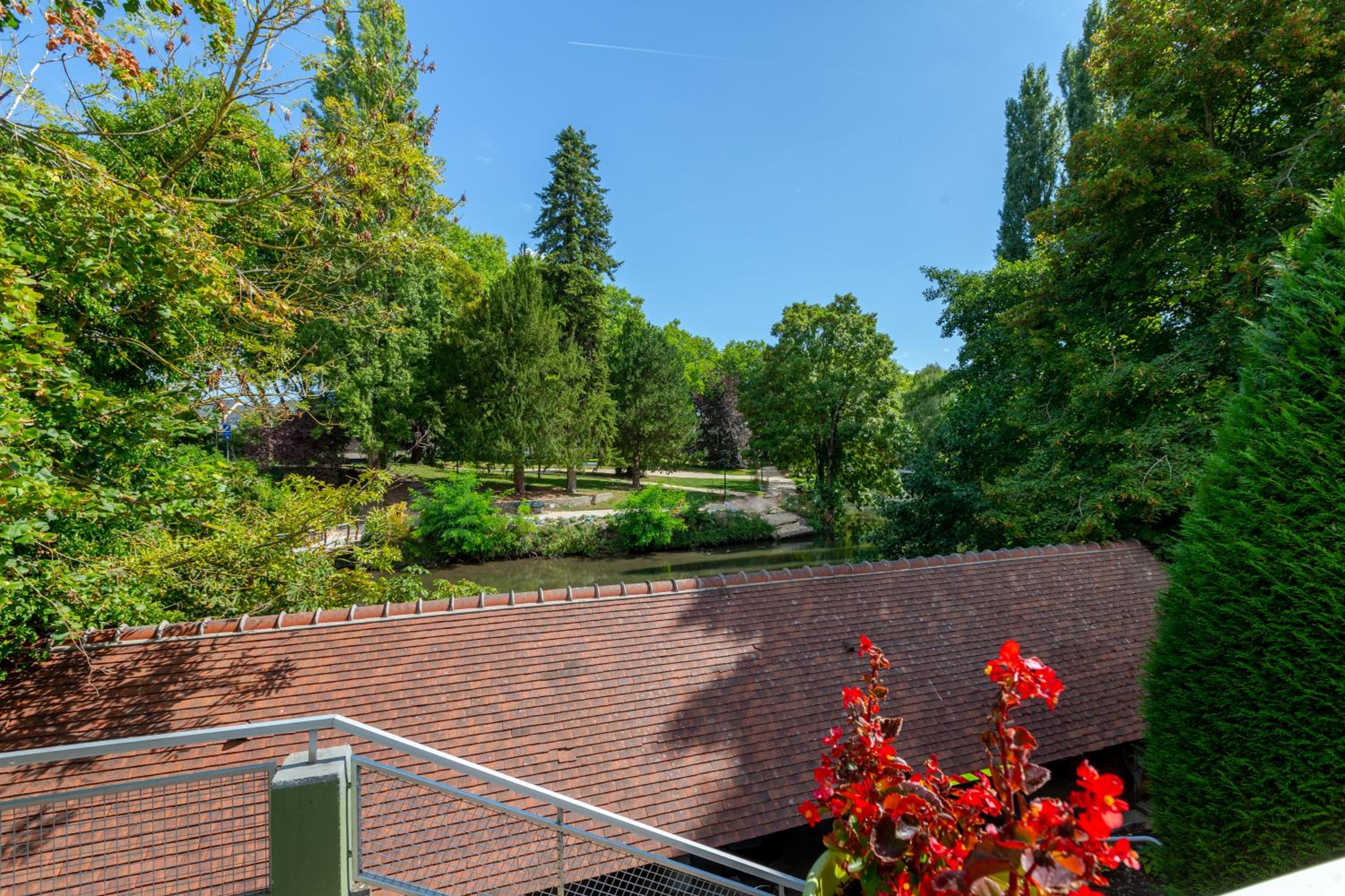 Фото B&b Hotel Chartres Centre Cathédrale