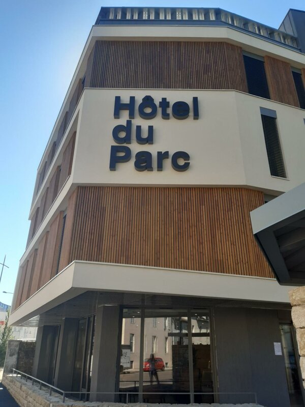 Гостиница Hôtel du Parc в Лон-ле-Сонье