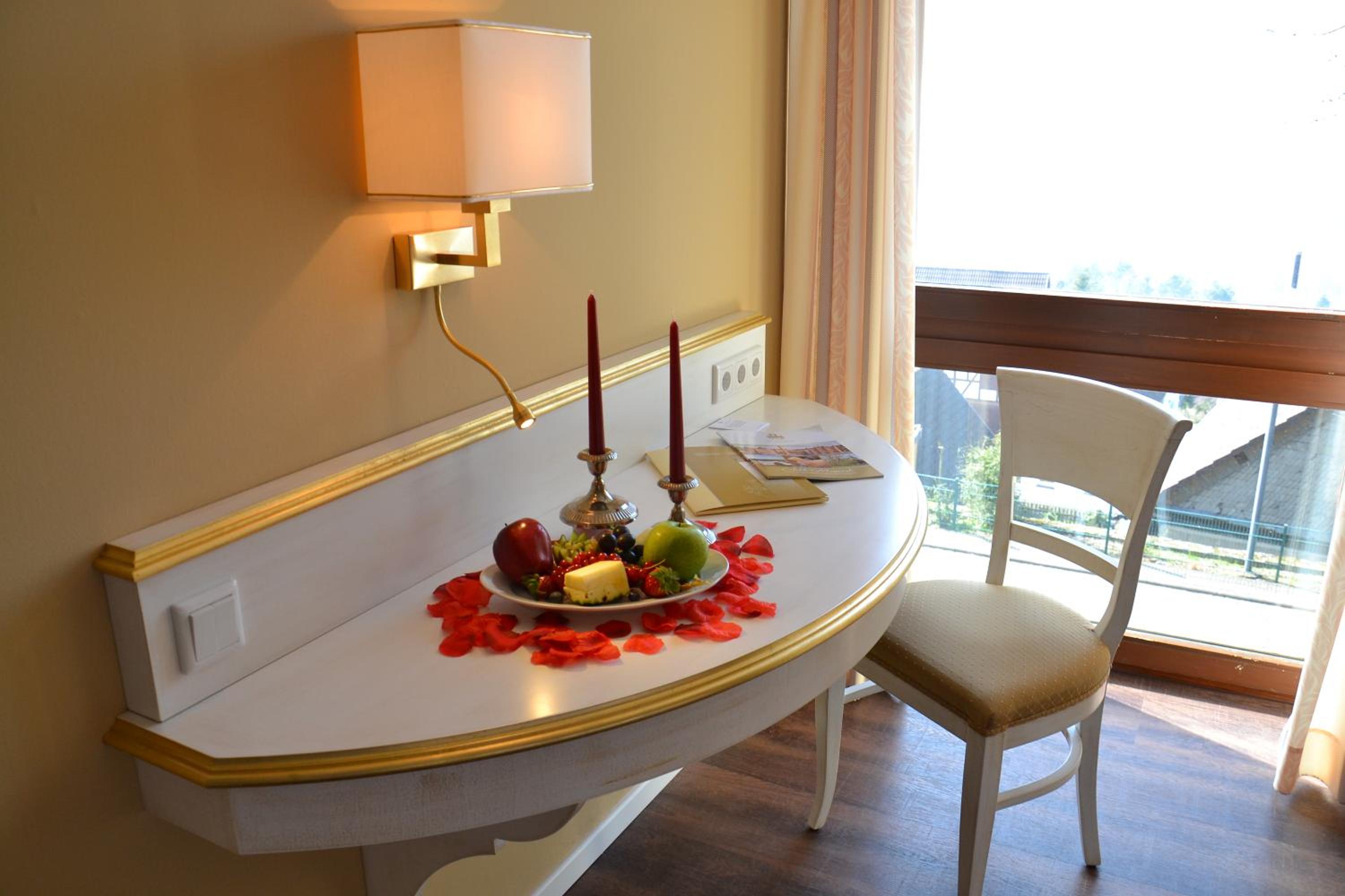 Фото Hotel Burg Staufenberg