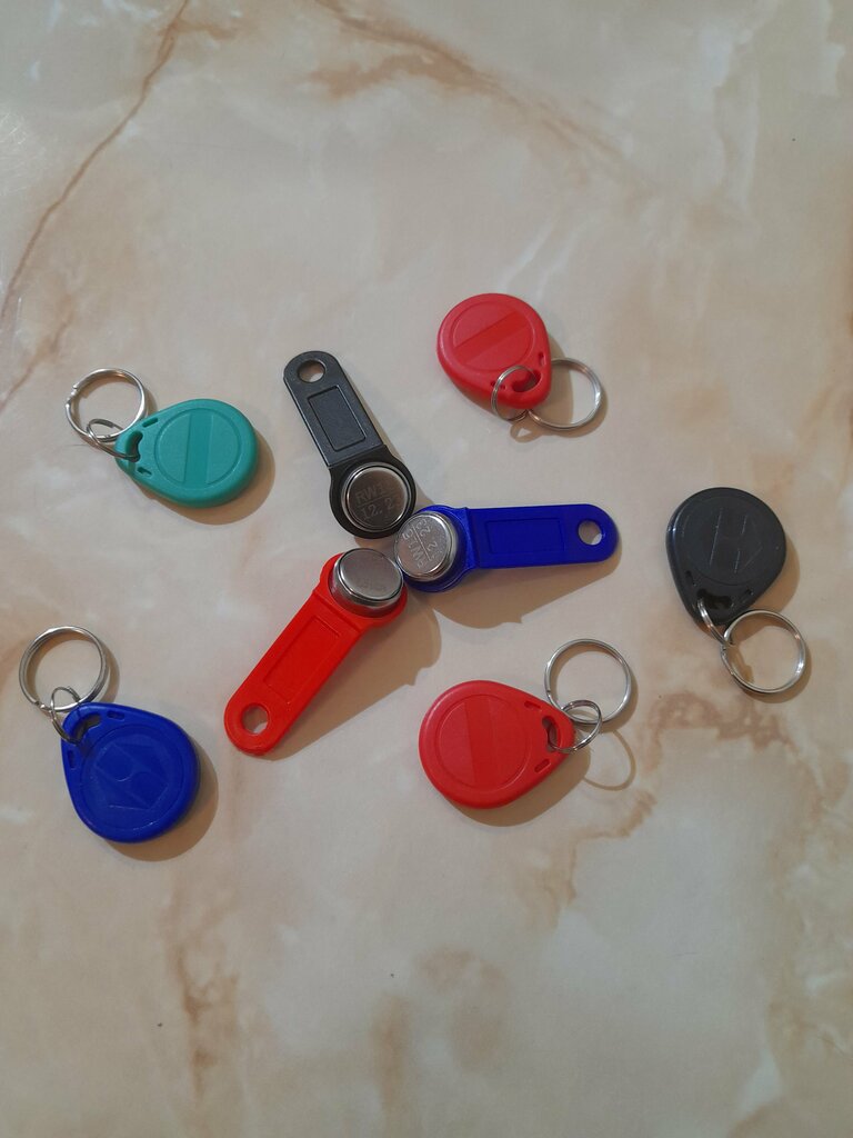 Fabricación y reparación de llaves Дубликаты ключей для домофона, , foto