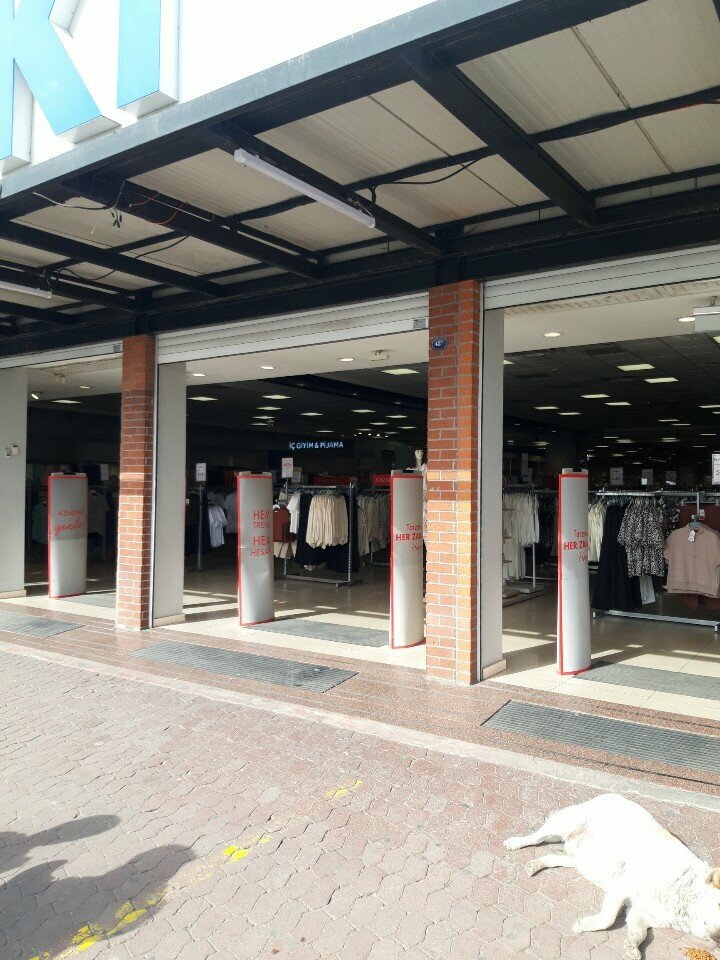 Clothing store LC Waikiki Türkiye, Izmir, photo
