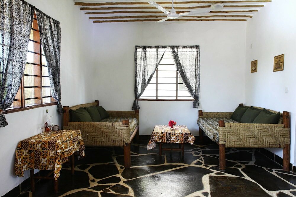 Фото Sheba Cottages