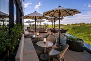 Гостиница Radisson Blu Hotel At Porsche Design Tower Stuttgart