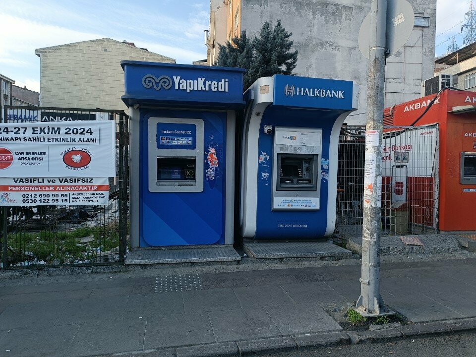 ATM Yapi Kredi, Istanbul, photo