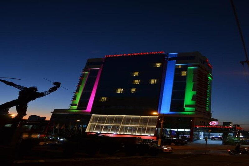Гостиница Holiday & Business Hotel - AO lado do Centro de Eventos e Arena Conda