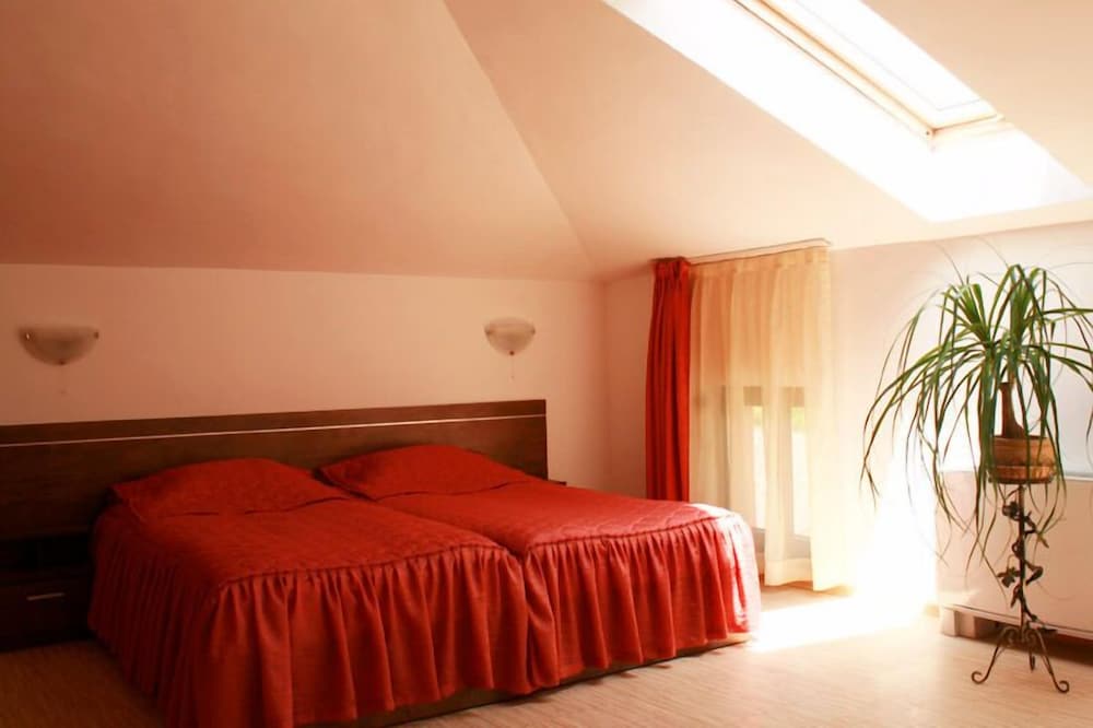 Фото Hotel Alafrangite