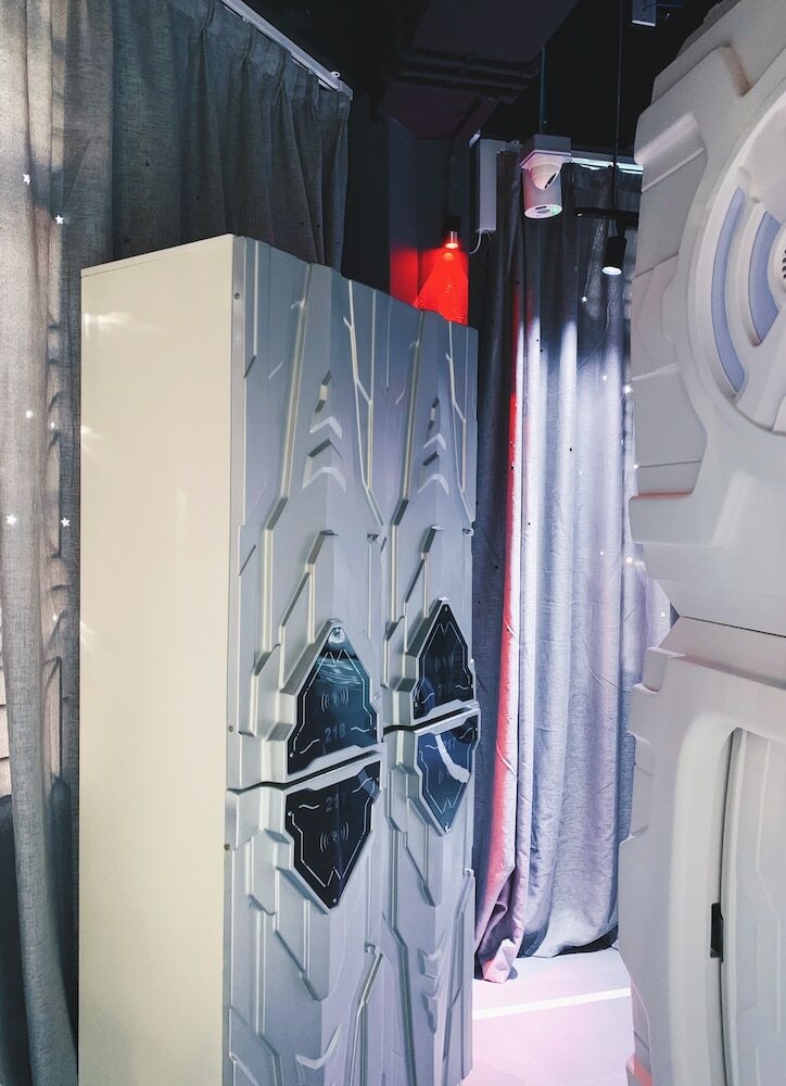 Фото Met A Space Pod @ Arab Street