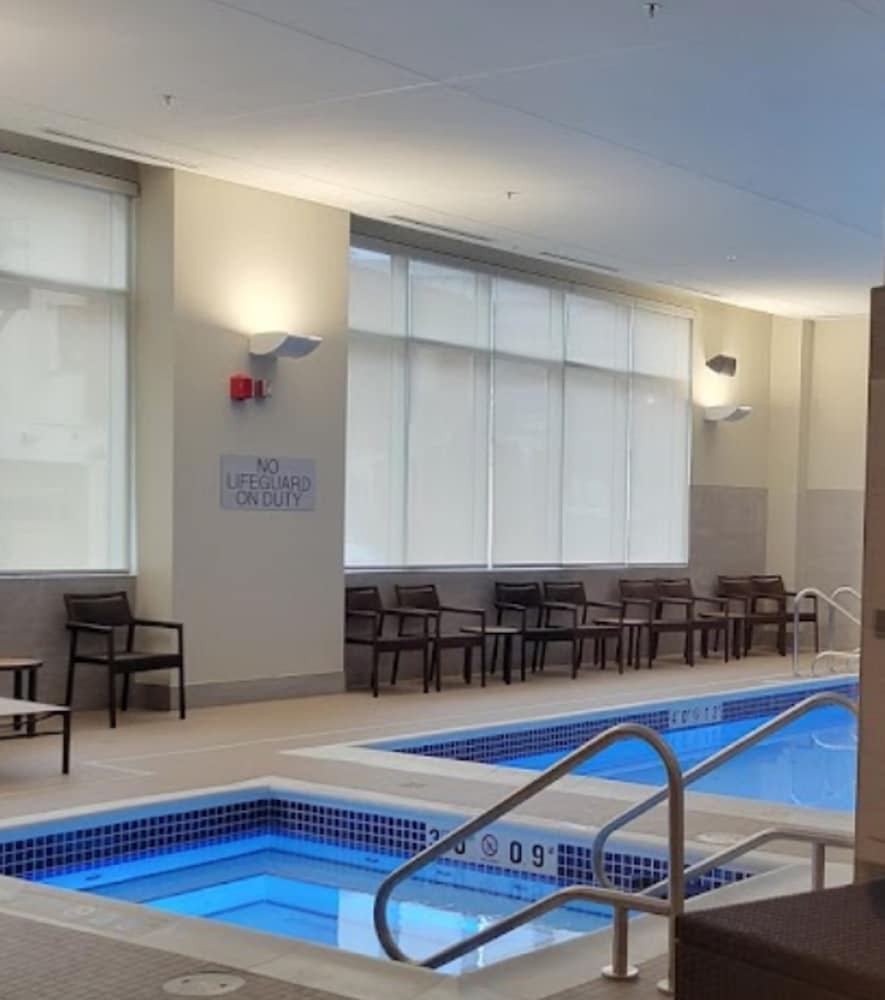 Фото Courtyard by Marriott Nanaimo