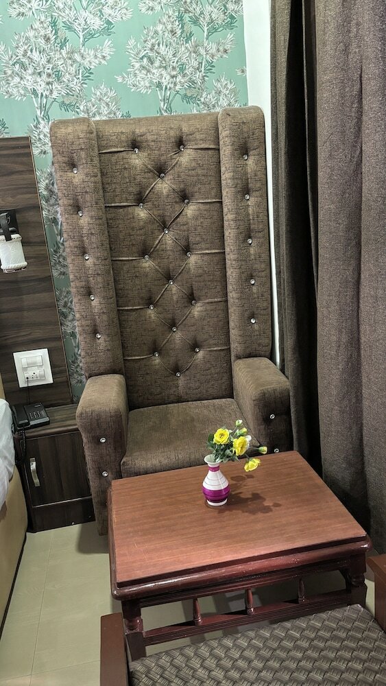 Фото Treebo Trend Roshan House