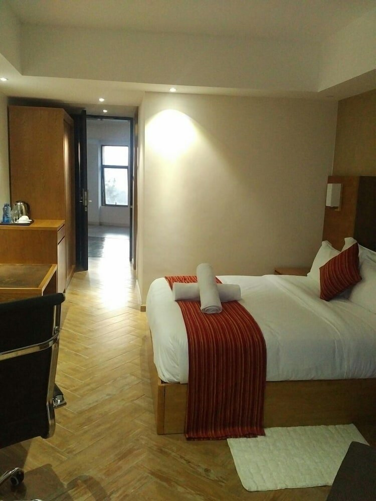 Фото The Alps Hotel