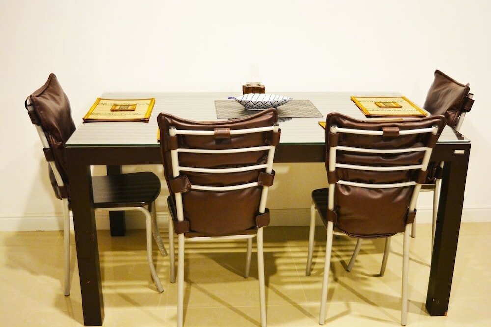 Фото Serena Sathorn Suites