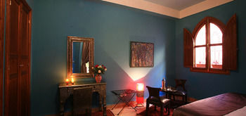 Фото Riad Claire Fontaine