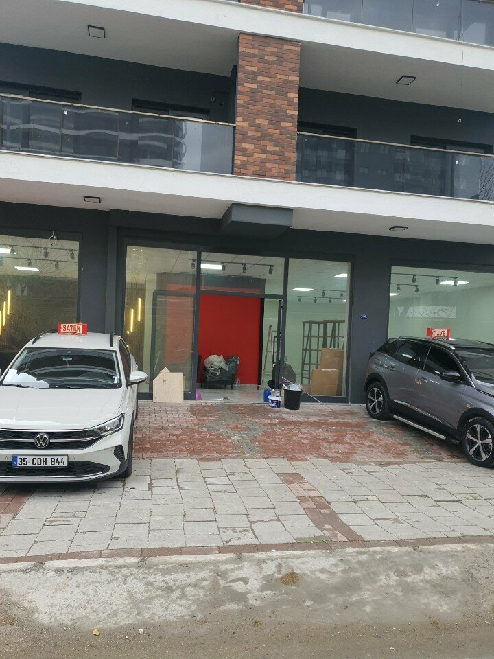 Car dealership Ozcakir, Izmir, photo