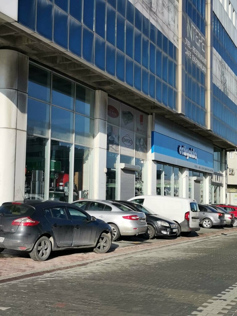 Tableware shop Oztiryakiler, Istanbul, photo