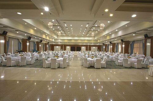 Гостиница Parsian Evin Hotel в Тегеране