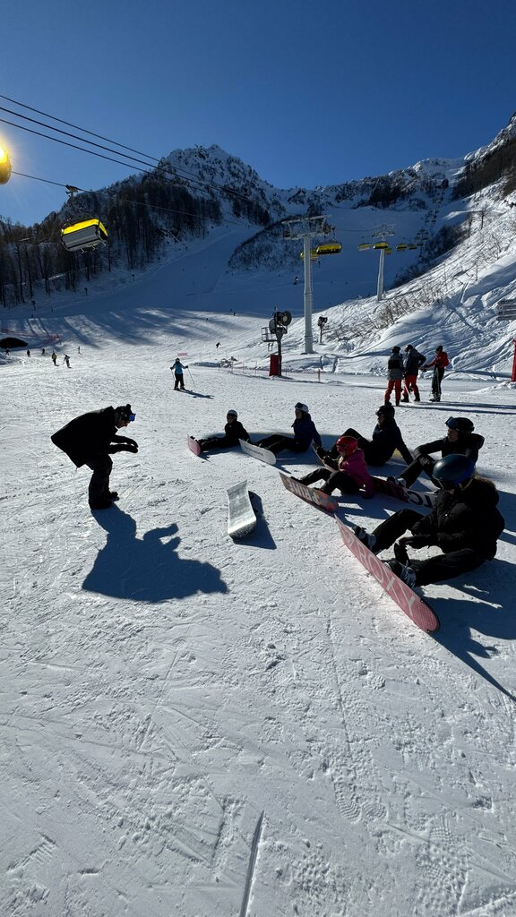 Sports school Snowboard and ski instructor, Sochi, photo