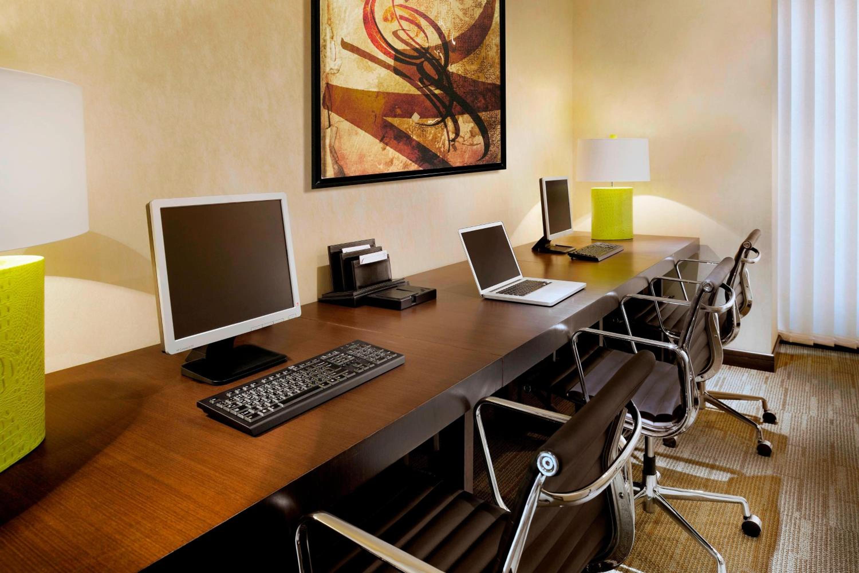 Фото Residence Inn by Marriott Manama Juffair