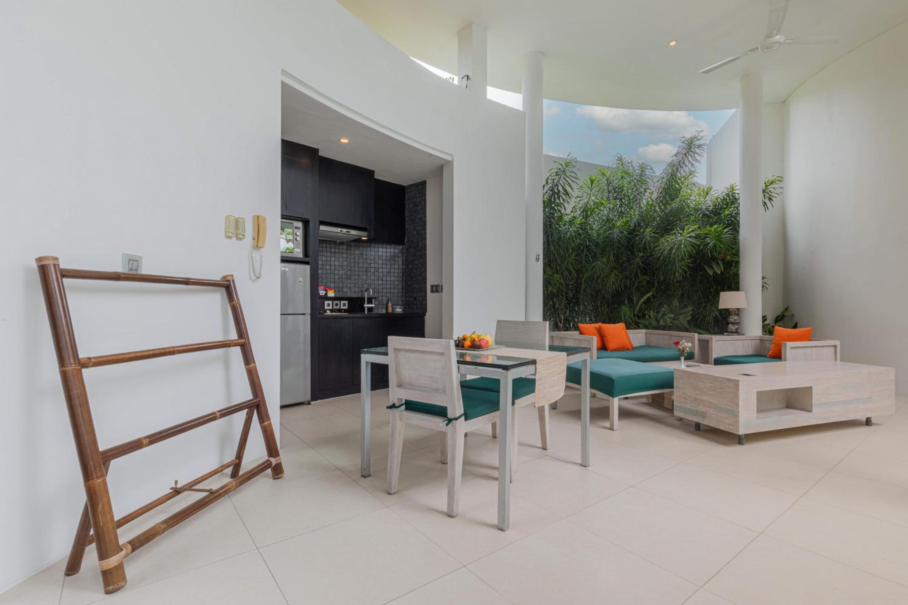 Фото Taman Mesari Luxury Villas-Seminyak