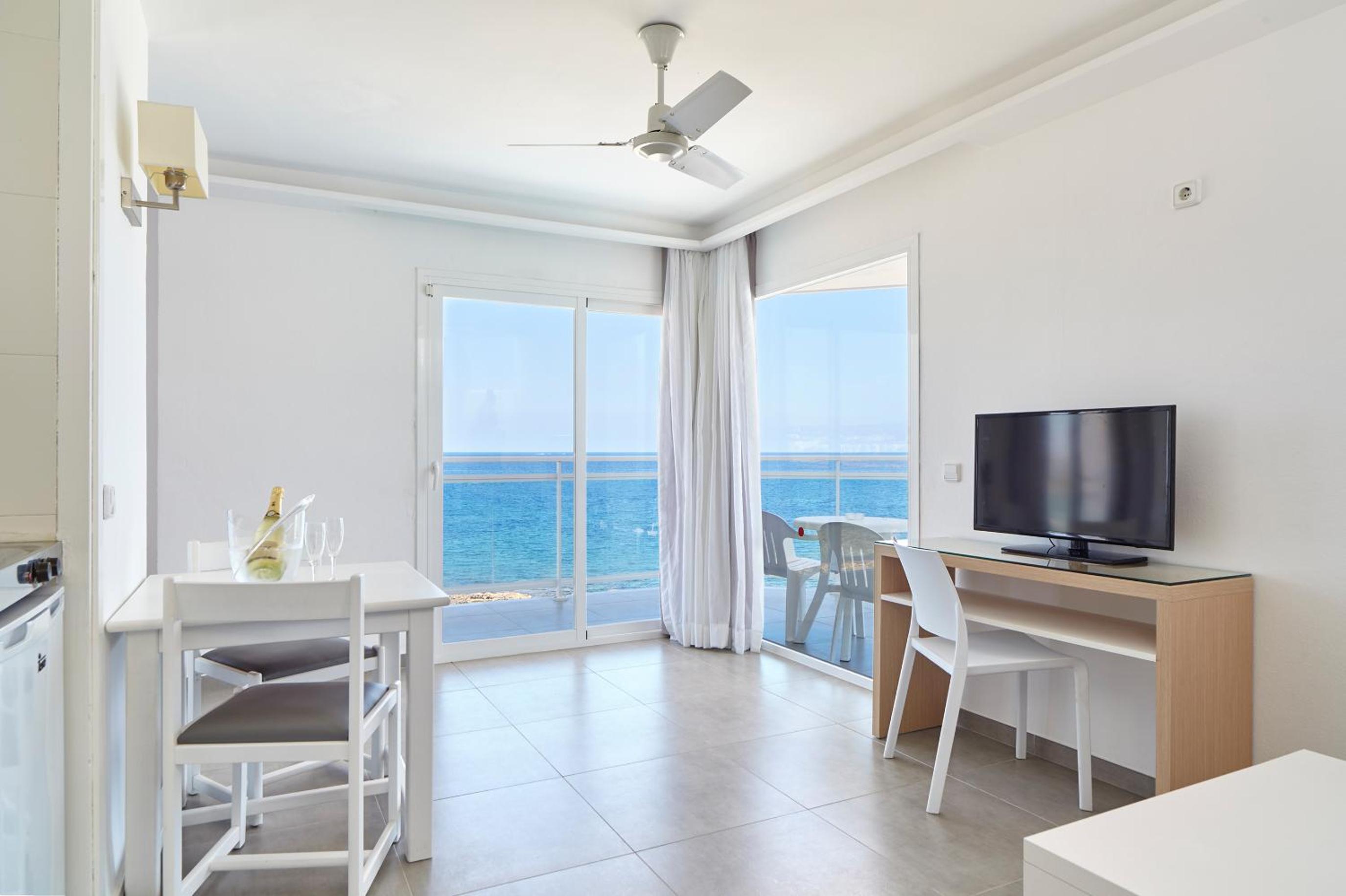 Фото Nereida Aparthotel