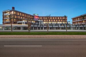 Гостиница Ramada Plaza by Wyndham Batman