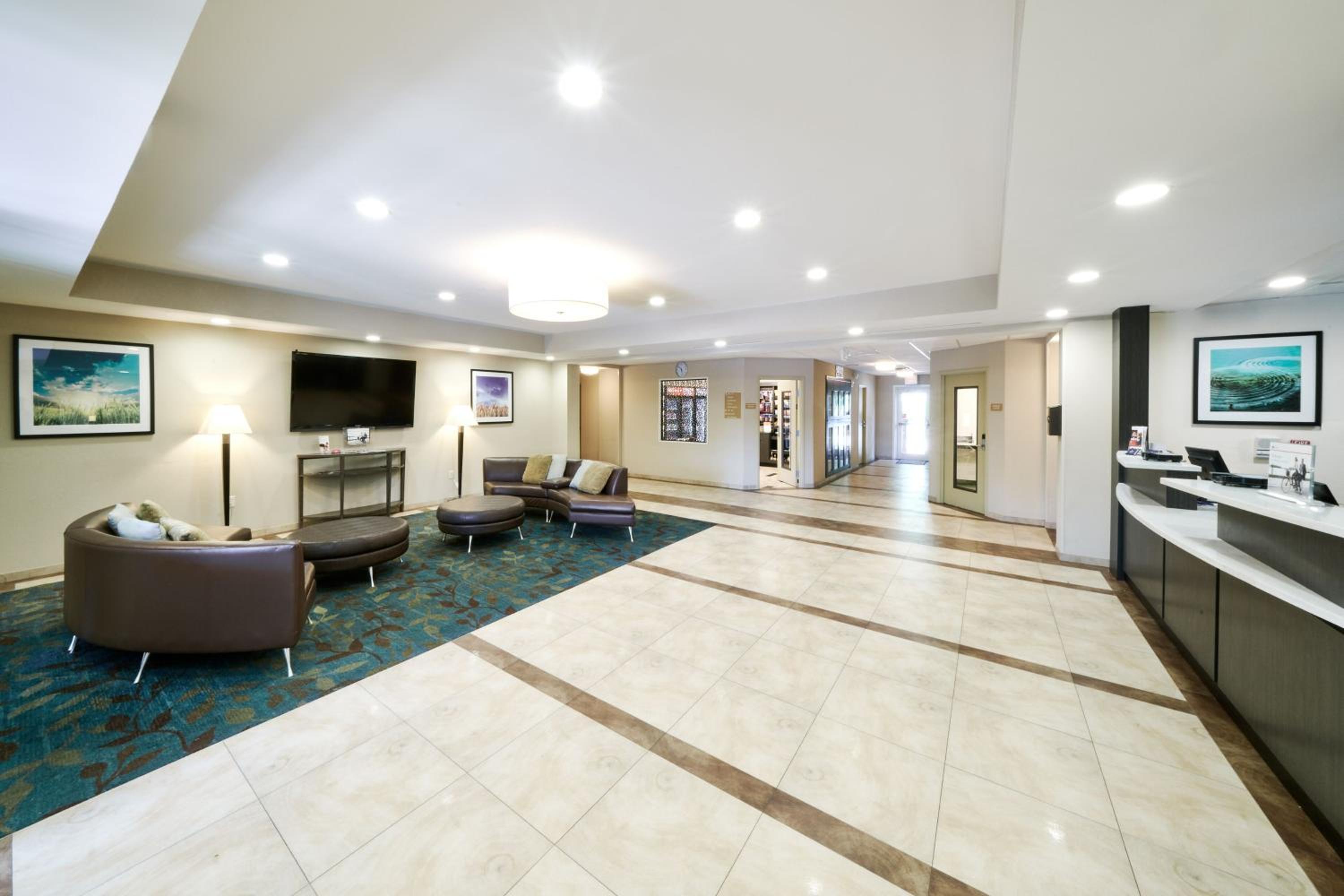 Фото Candlewood Suites Midland Sw, an Ihg Hotel