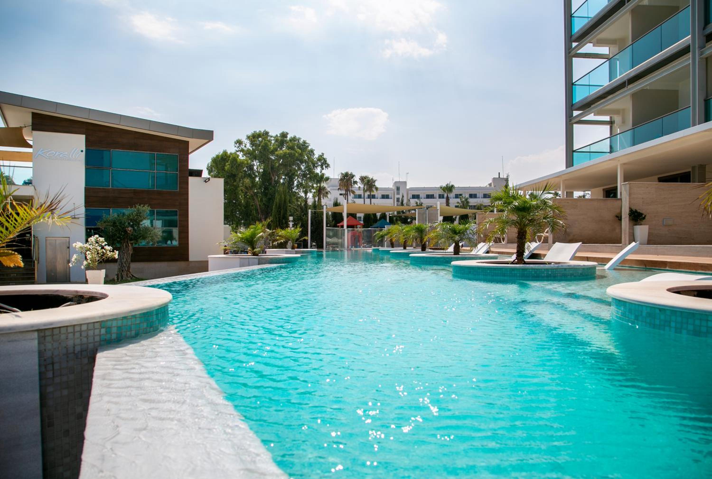 Фото Asterias Beach Hotel