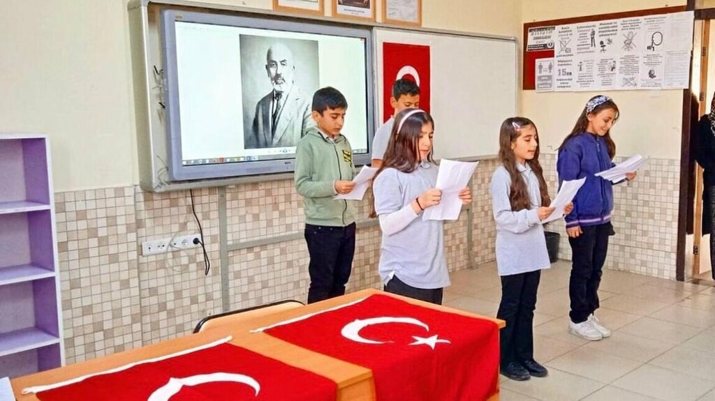 School Cimen Middle School, Cihanbeyli, photo