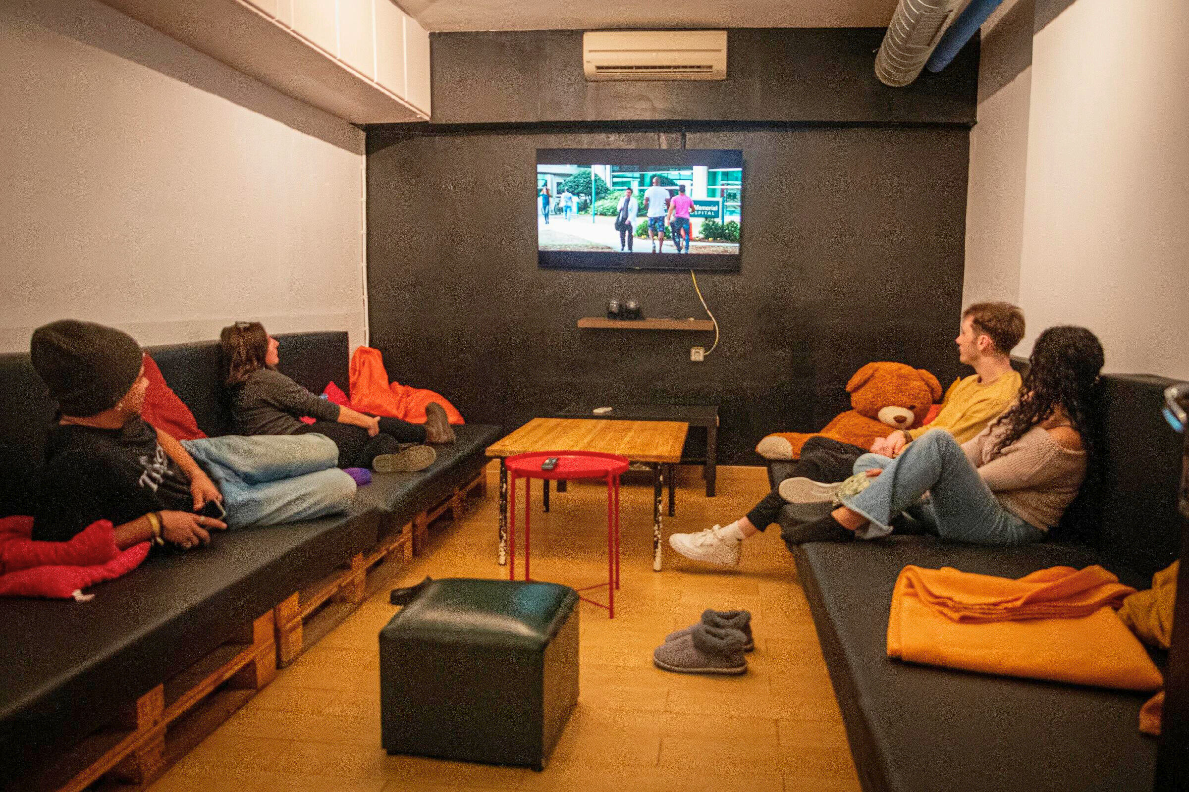Фото Onefam Les Corts Hostel Barcelona