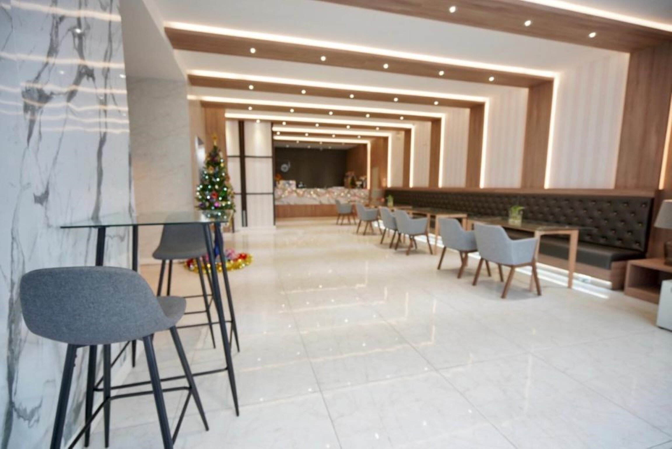 Фото SunSeaSand Hotel Patong