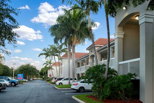 Гостиница Studio 6 West Palm Beach, Fl в Уэст-Палм-Бич