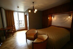 Logis Hôtel Au Cerf d'Or (Grand Est, Bas-Rhin, Arrondissement de Strasbourg, Strasbourg, Rue d'Or), hotel
