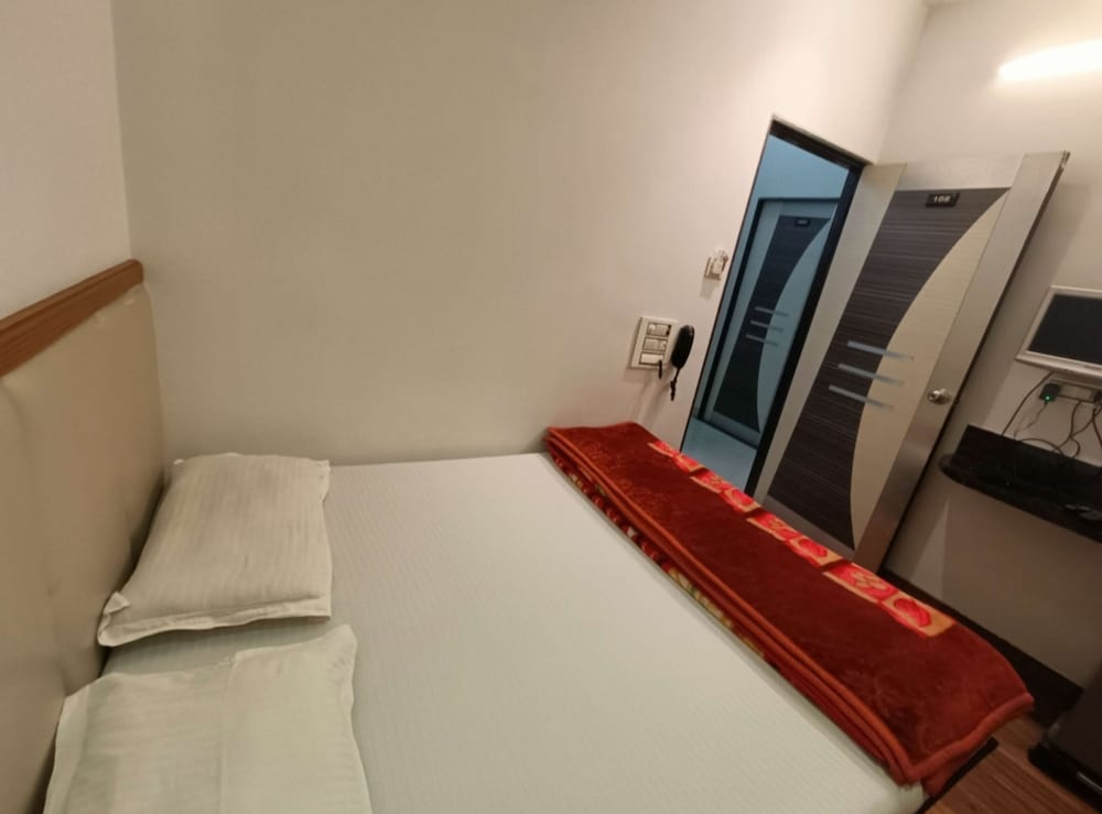 Фото Hotel Broadway Colaba