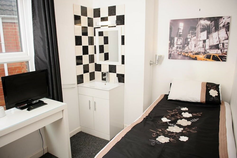 Фото Claremont House