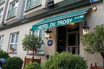Гостиница Hotel Du Trosy в Кламаре