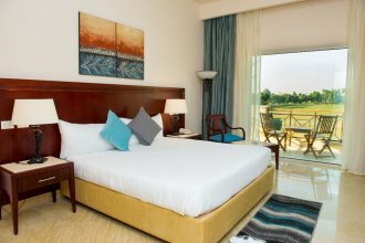 Фото Swiss Inn Pyramids Golf Resort