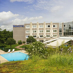 Гостиница Hotel Novotel Clermont Ferrand