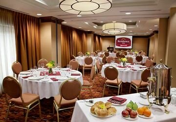 Фото Residence Inn by Marriott Toronto Downtown Entertainment District