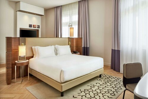 Гостиница DoubleTree by Hilton Trieste в Триесте