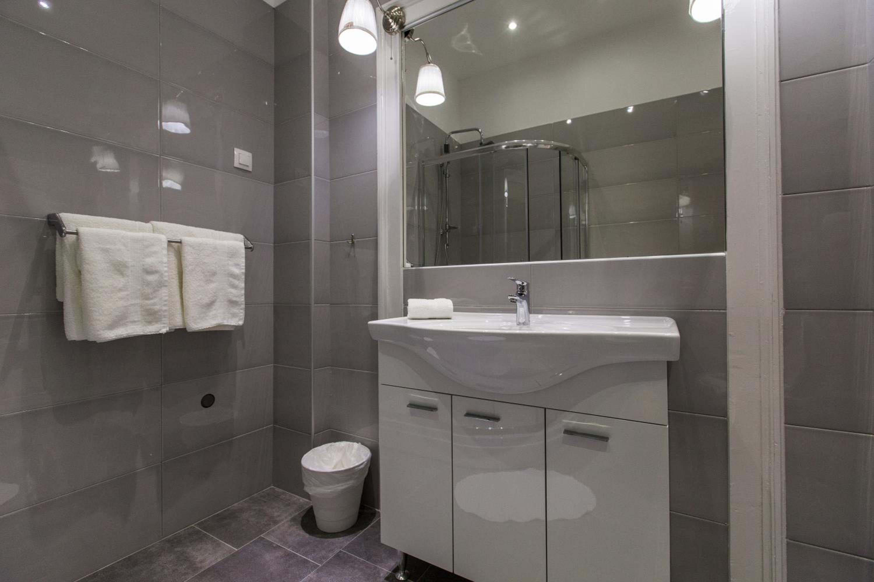 Фото Captain Emo City Apartments