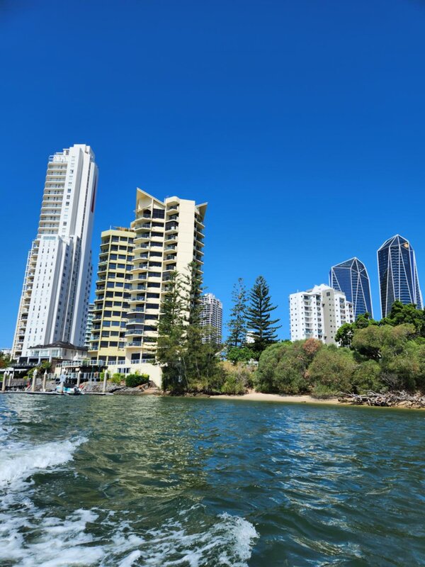 Гостиница Surfers Hawaiian Holiday Apartments в Голд-Кост
