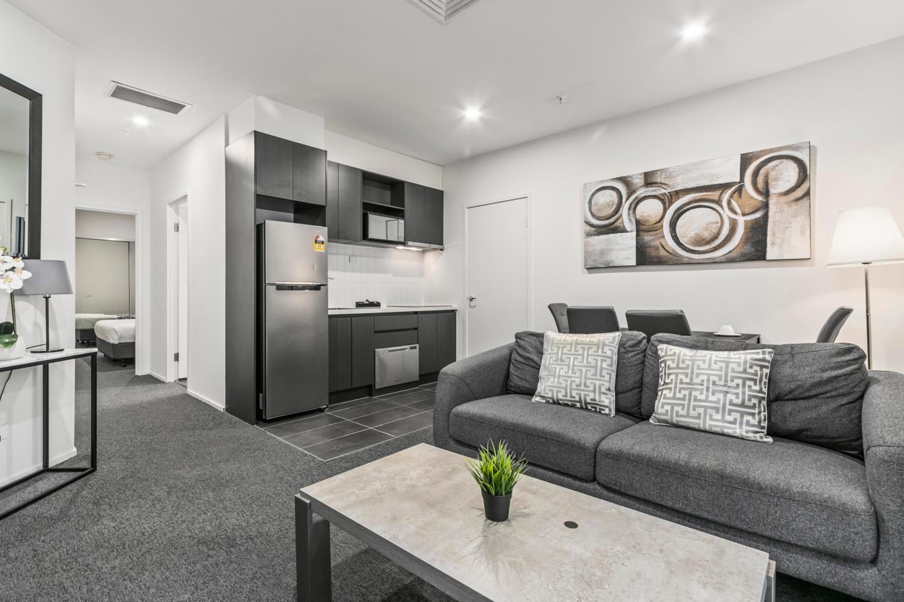 Фото Comfort Hotel Melbourne Central