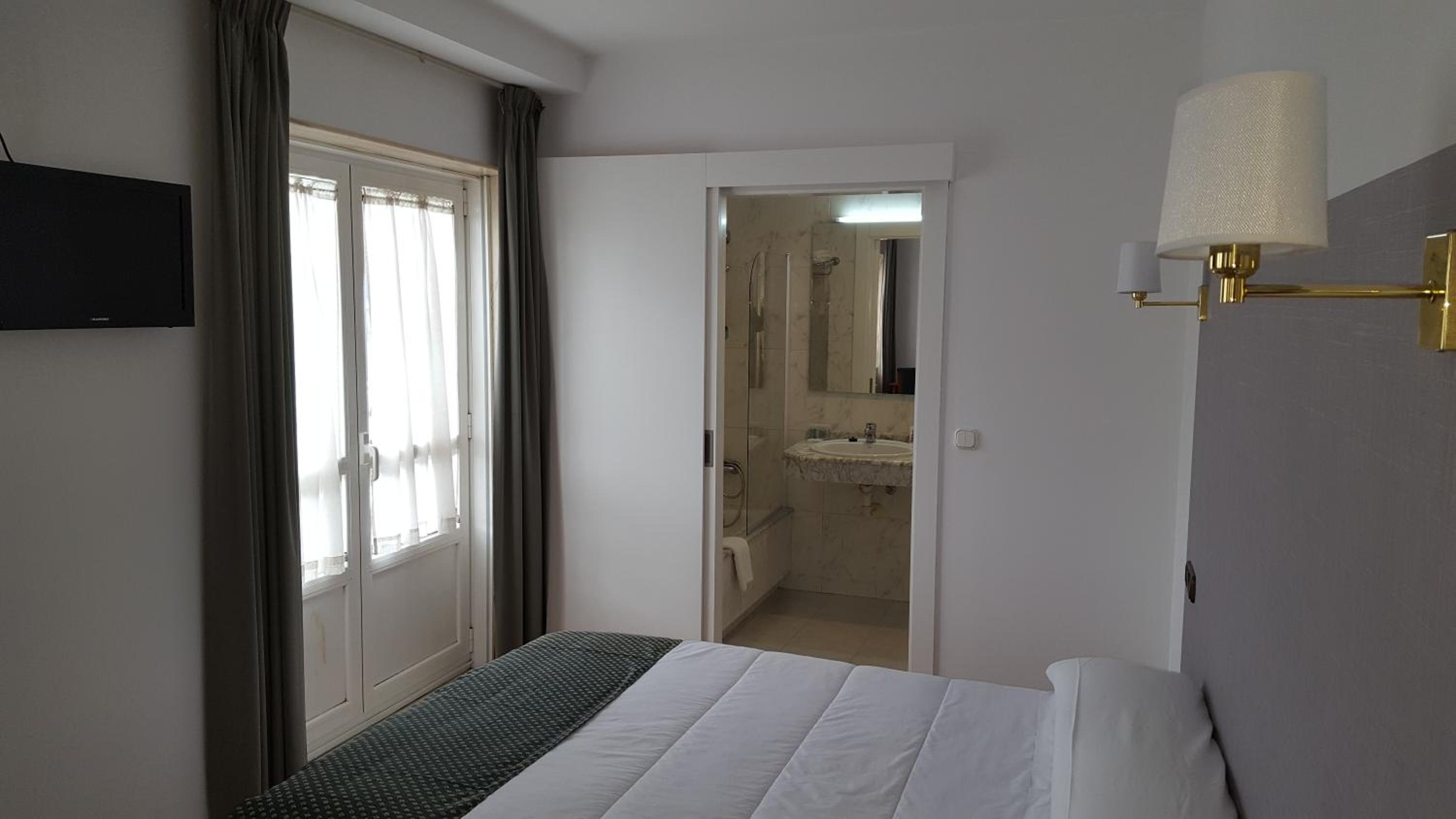 Фото Hotel San Jacobo